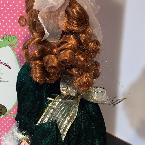 NIB Paradise Galleries Porcelain Doll Ivy - Picture 6 of 16